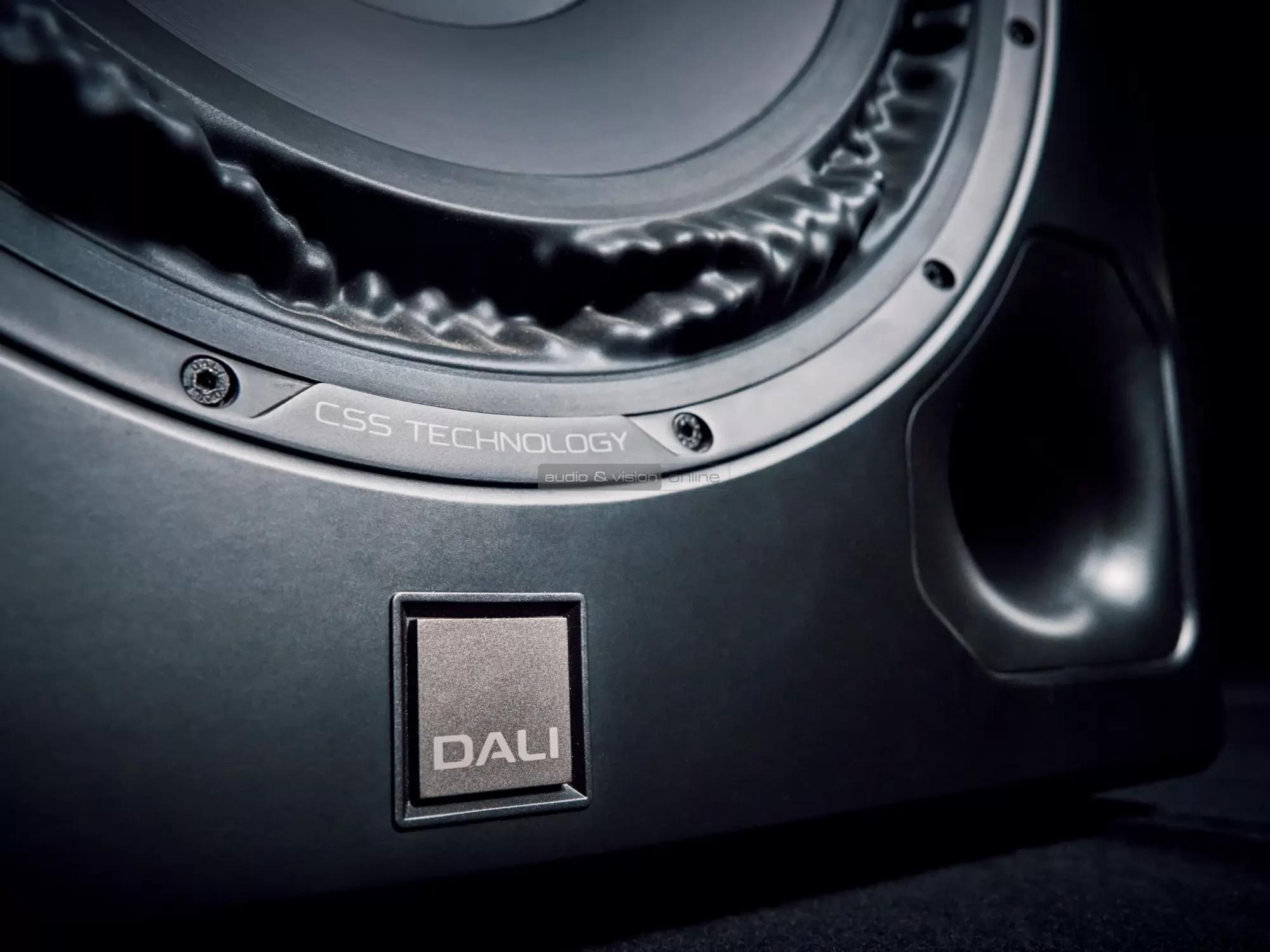 DALI SUB V-16 F aktív mélyláda