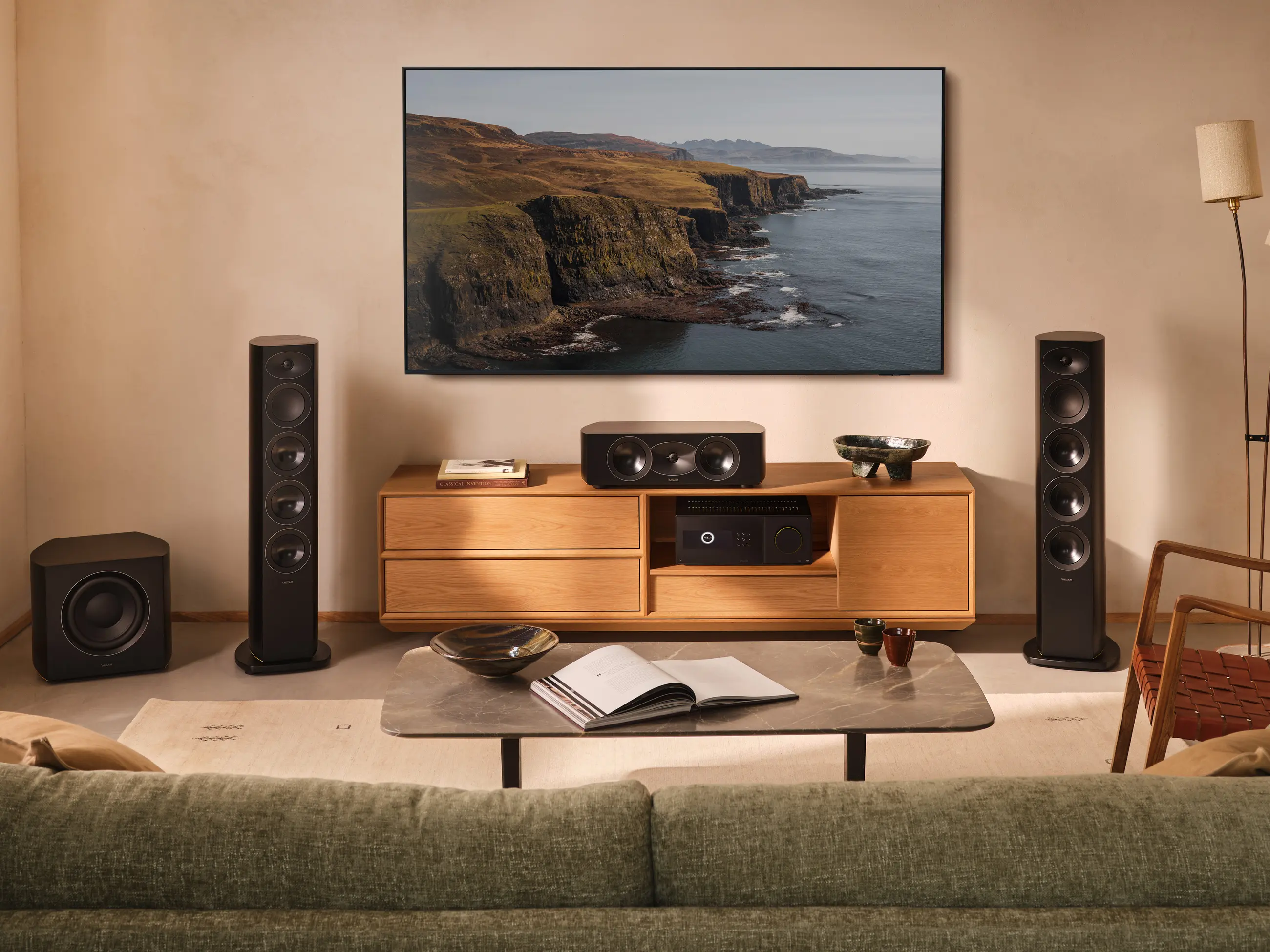 Arcam Radia R35 házimozi hangfalszett