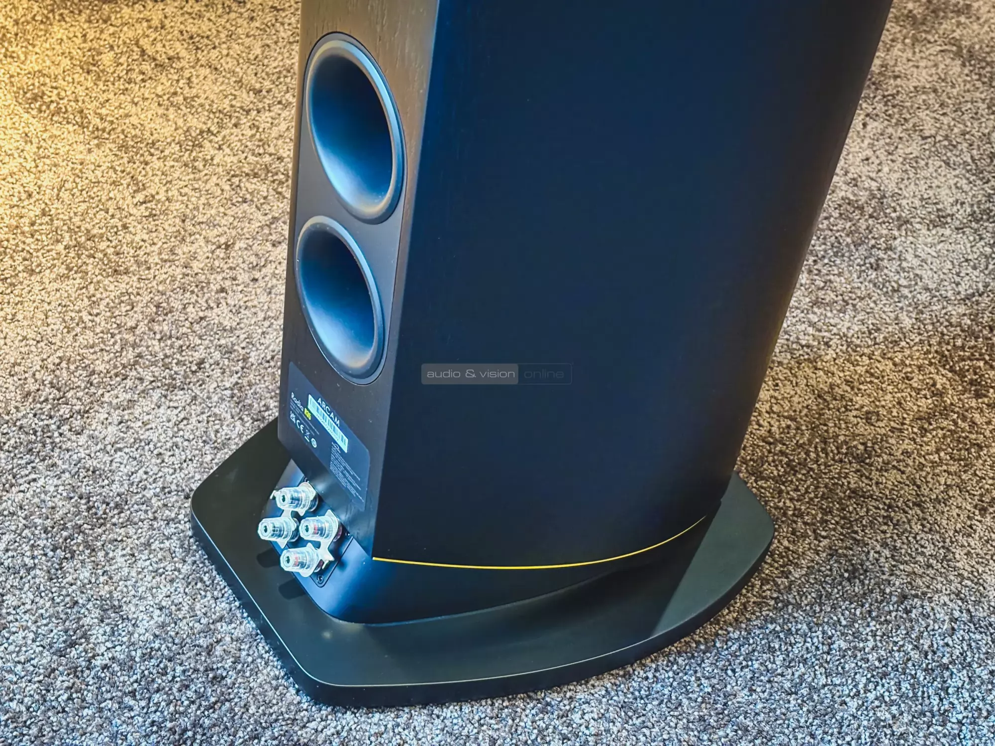 Arcam Radia R35 hangfal hátlap