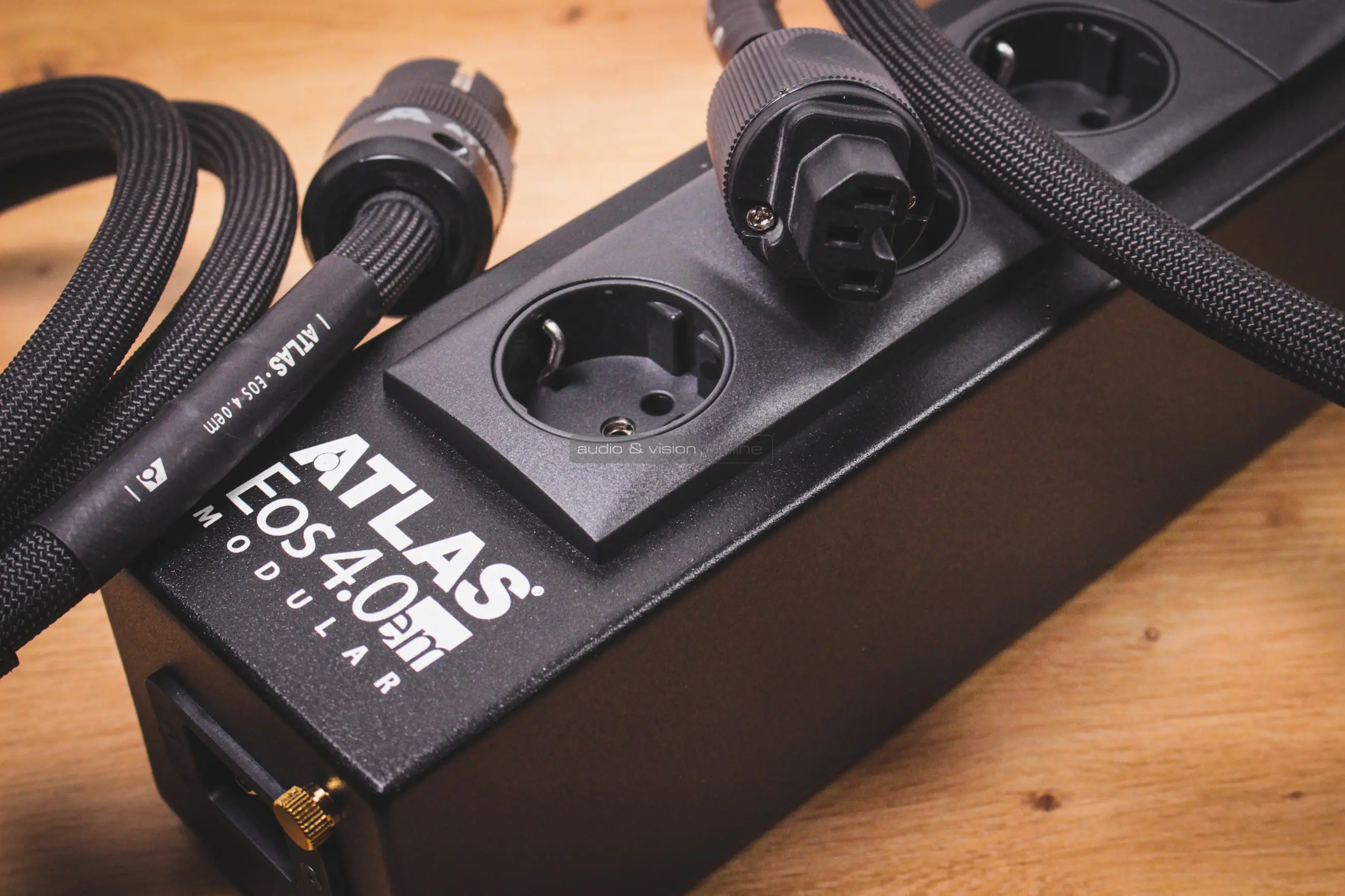 Atlas Eos 4.0em tápkábel