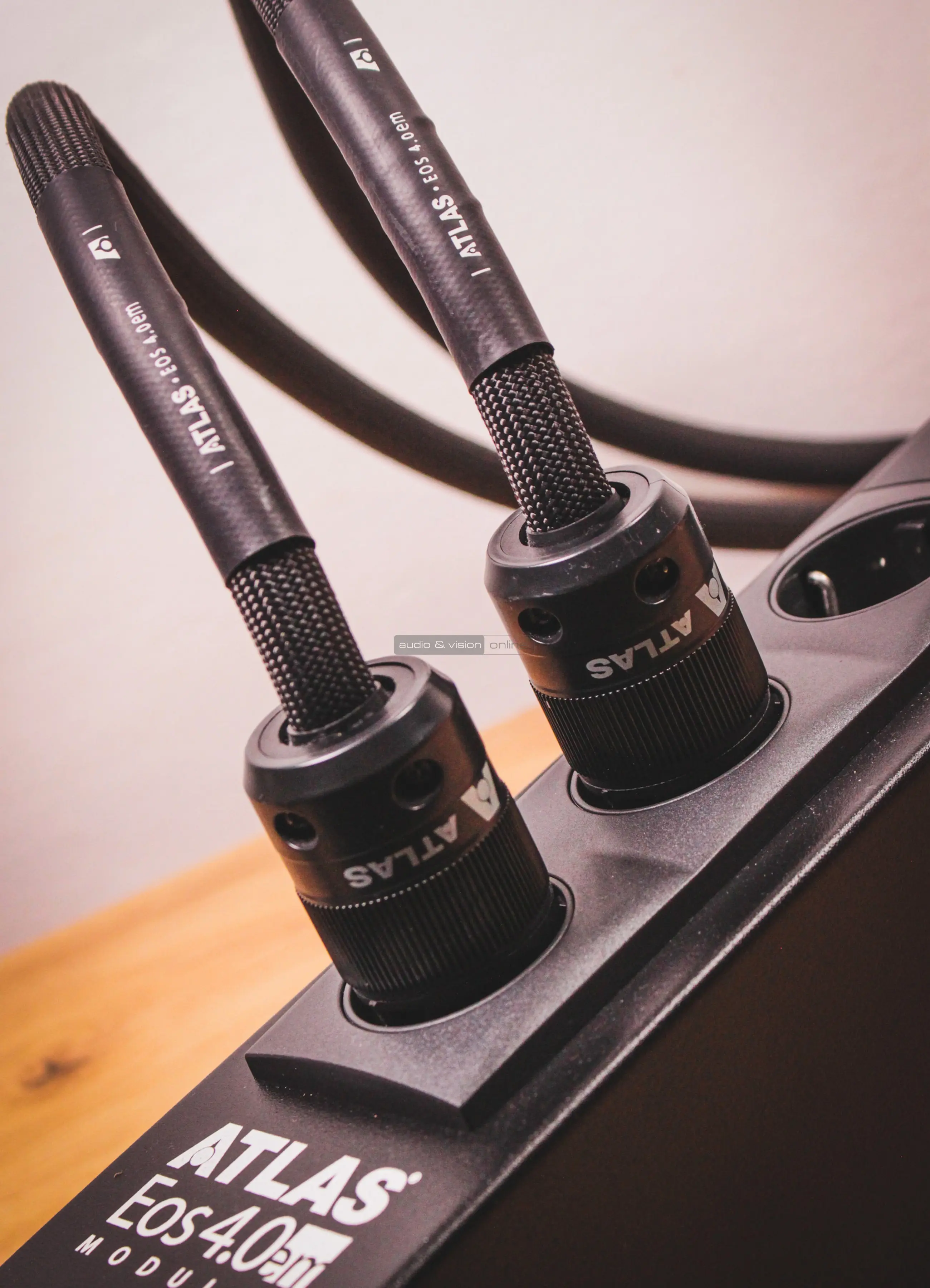 Atlas Eos 4.0em tápkábel