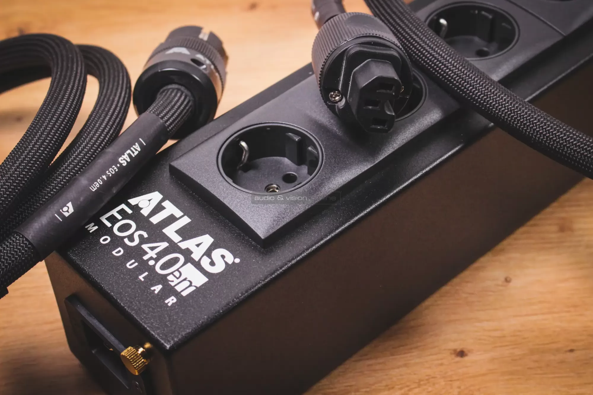 Atlas Eos 4.0em tápkábel