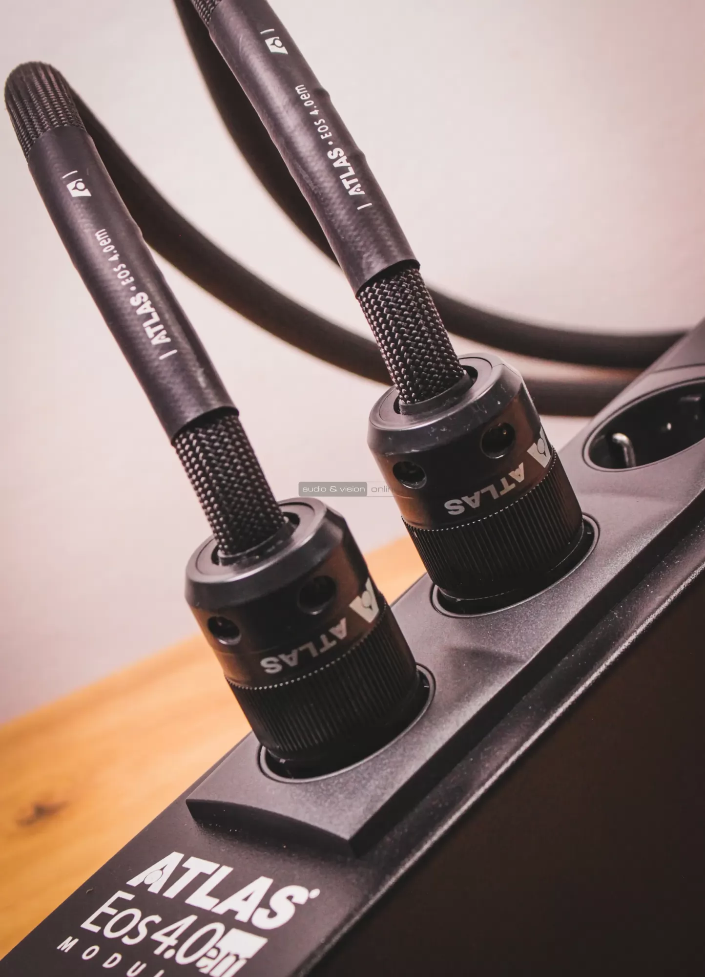 Atlas Eos 4.0em tápkábel