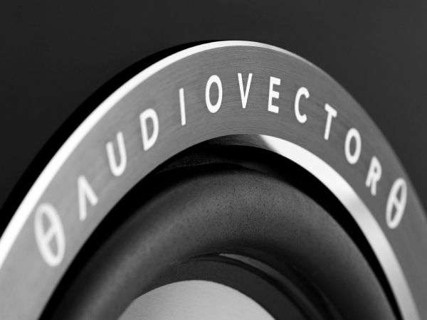Audiovector QR1 hangfal középsugárzó