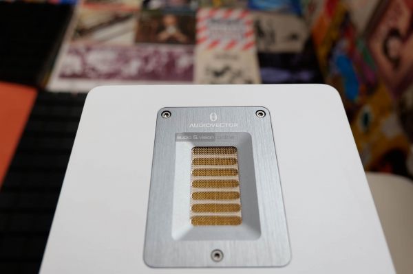 Audiovector QR5 hangfal magassugárzó