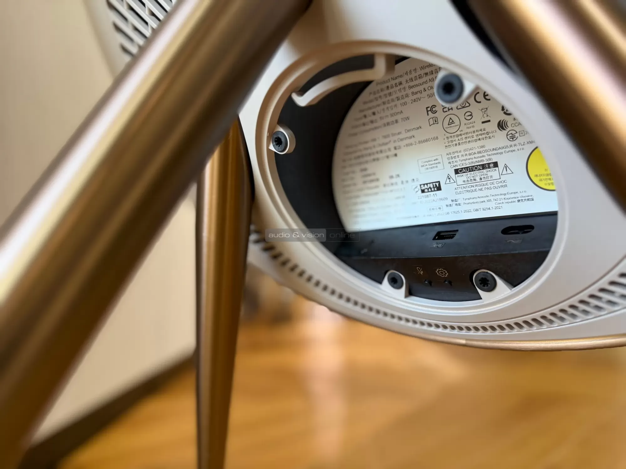 Bang & Olufsen Beosound A9 aktív hangfal csatlakozók
