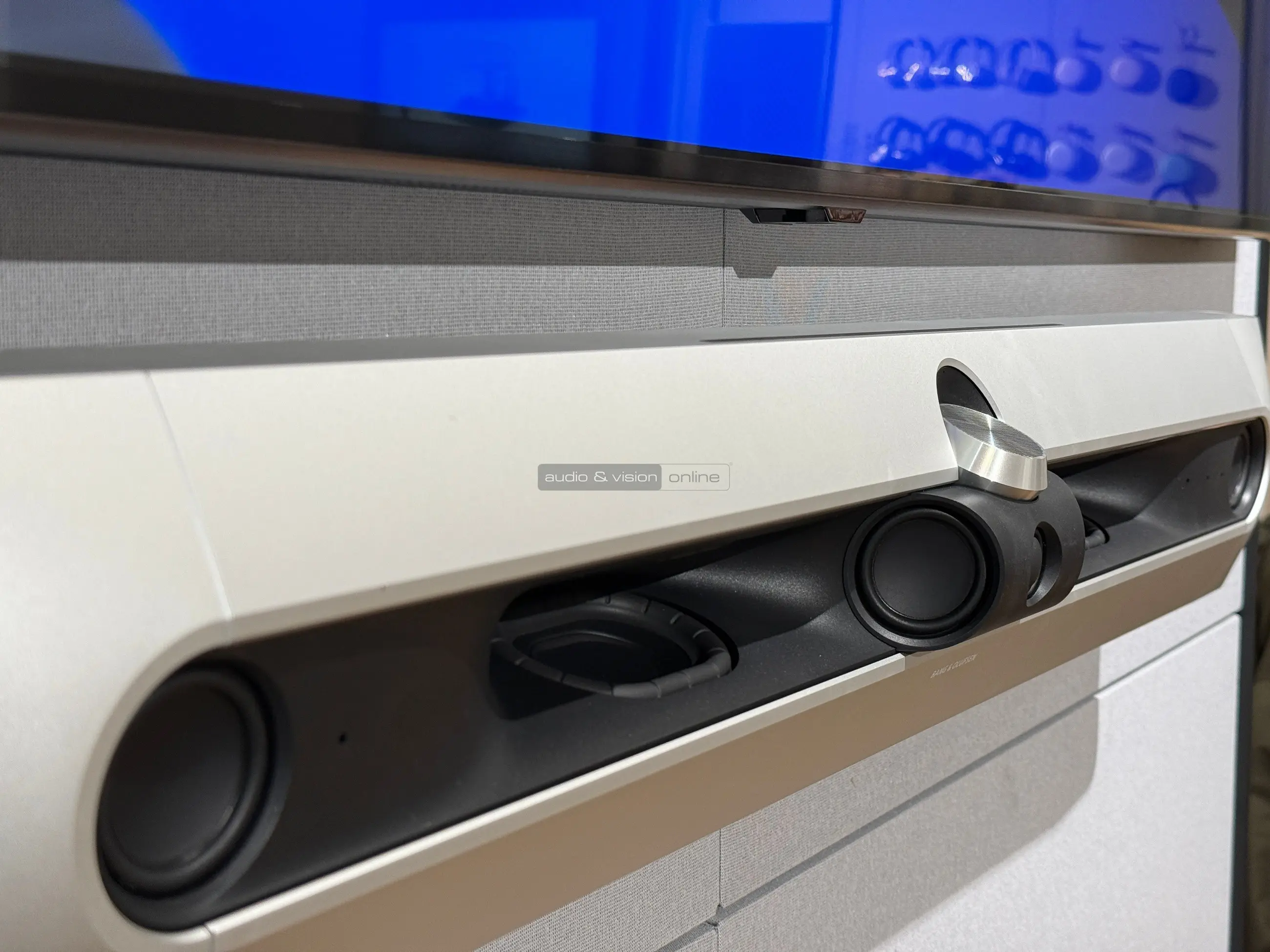 Bang & Olufsen Premiere soundbar hangszórók
