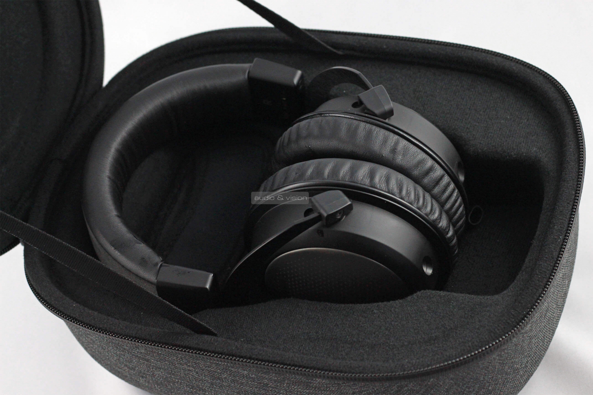 beyerdynamic T5 3rd Generation fejhallgató tok