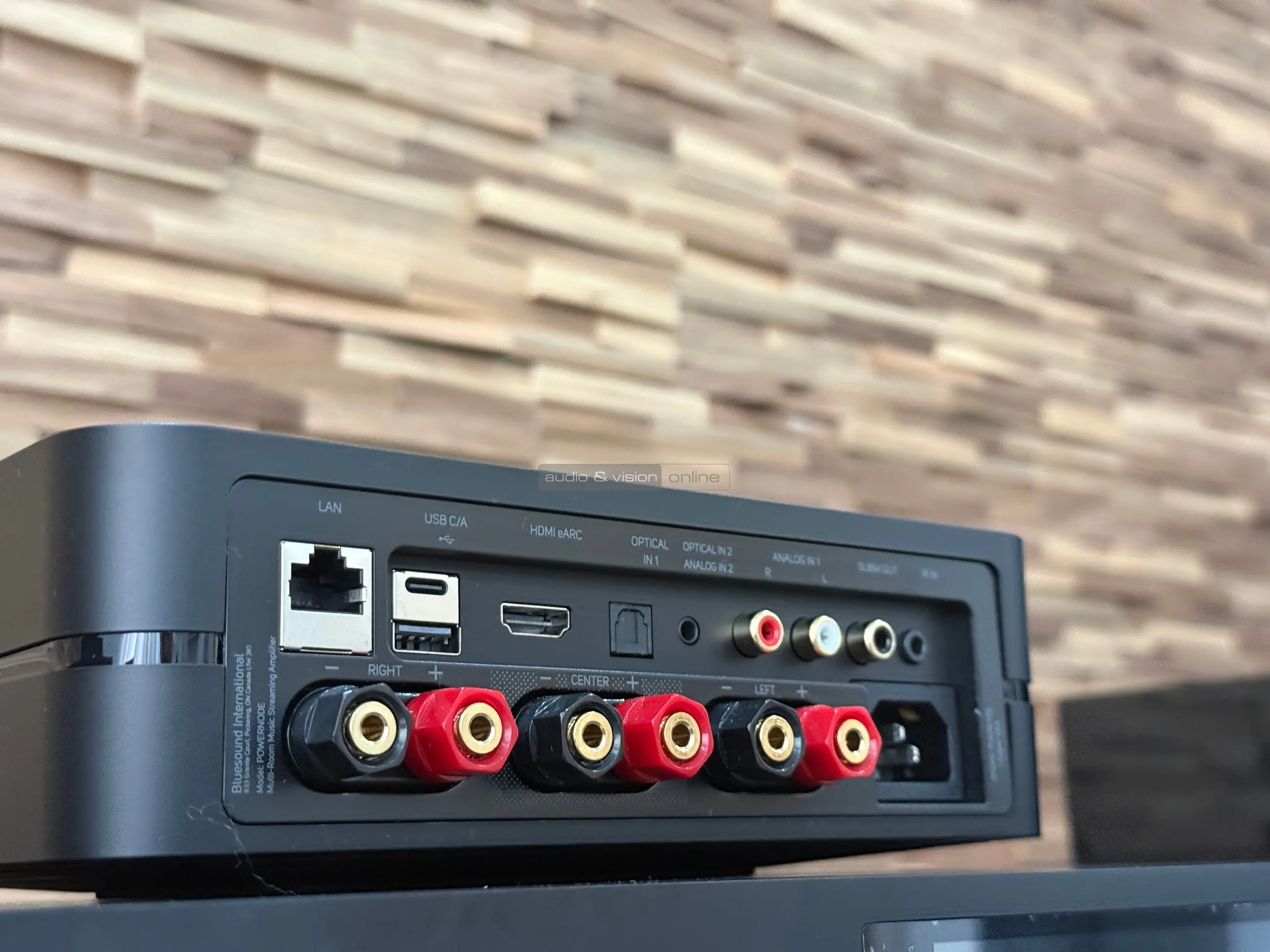 Bluesound POWERNODE hálózati sztereó erősítő hátlap