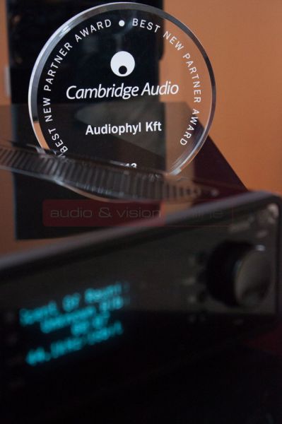 Cambridge Audio Minx Xi erősítővel egybeépített médialejátszó