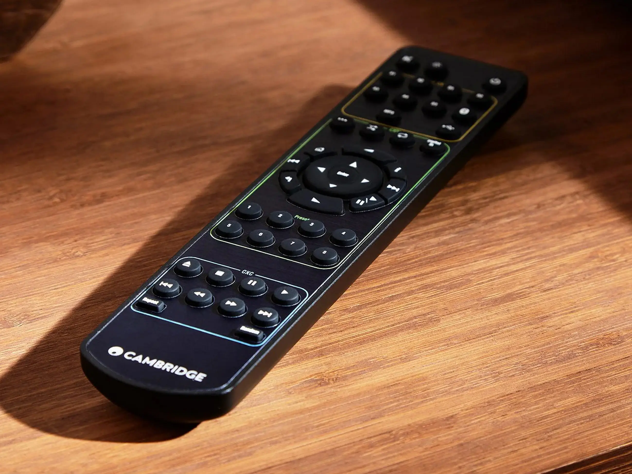 Cambridge Audio CXA81 Mk II sztereó erősítő távirányító