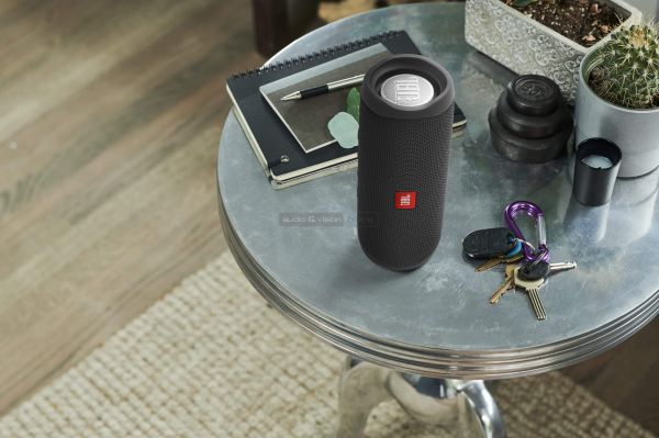 JBL Flip 5 Bluetooth hangszóró