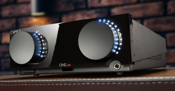 Cyrus One HD hifi erősítő