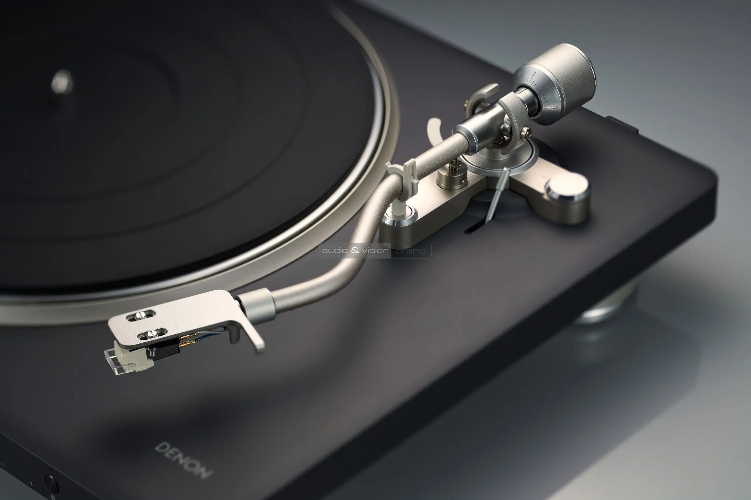 Denon DP-500BT vinyl lemezjátszó hangkar