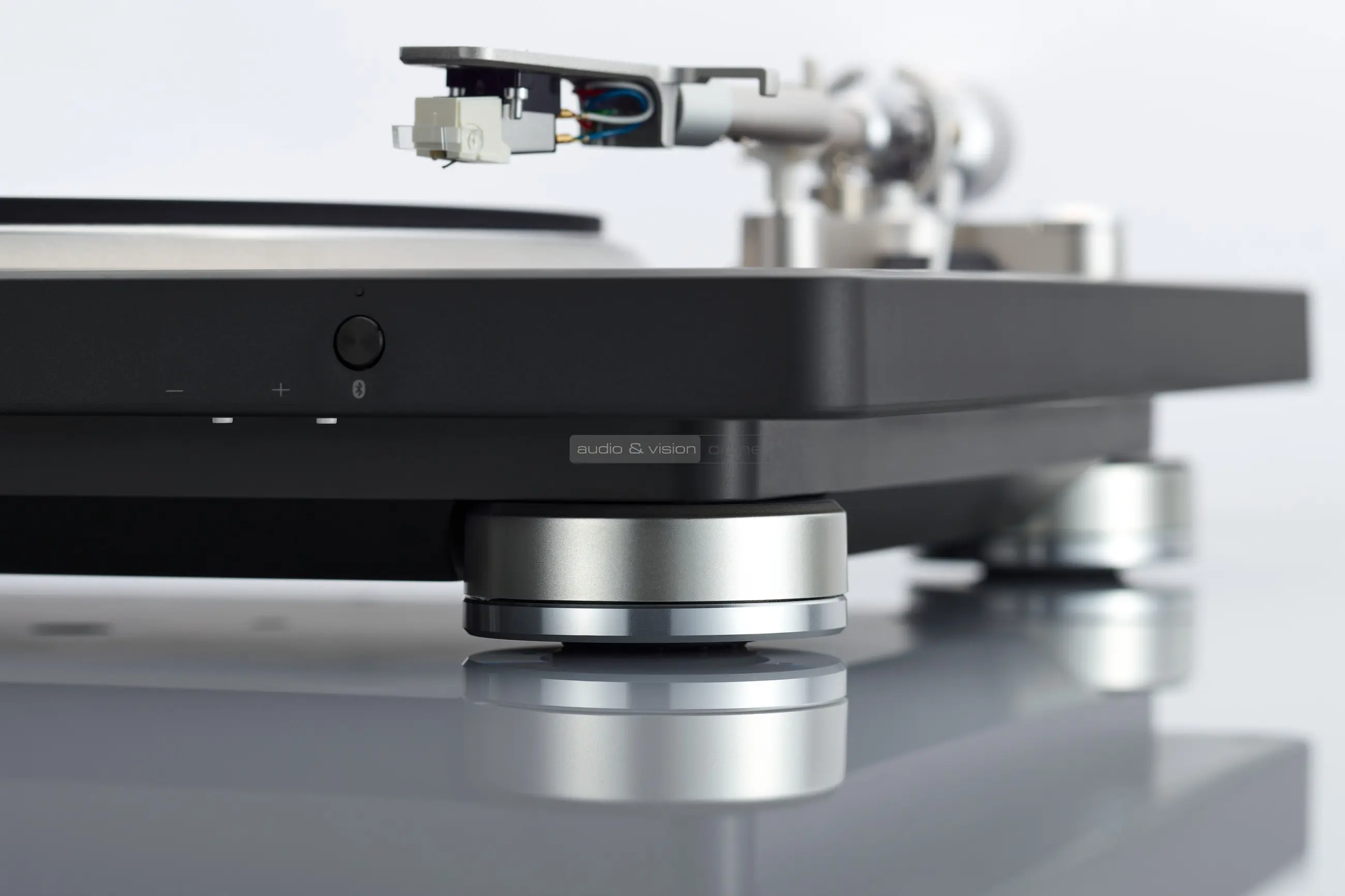 Denon DP-500BT vinyl lemezjátszó talp