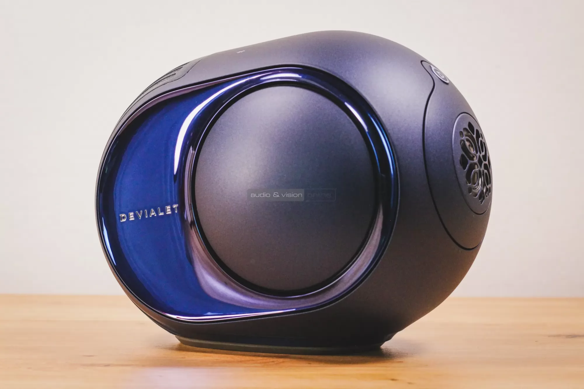 Devialet Phantom Ultimate 98 dB aktív hangfal
