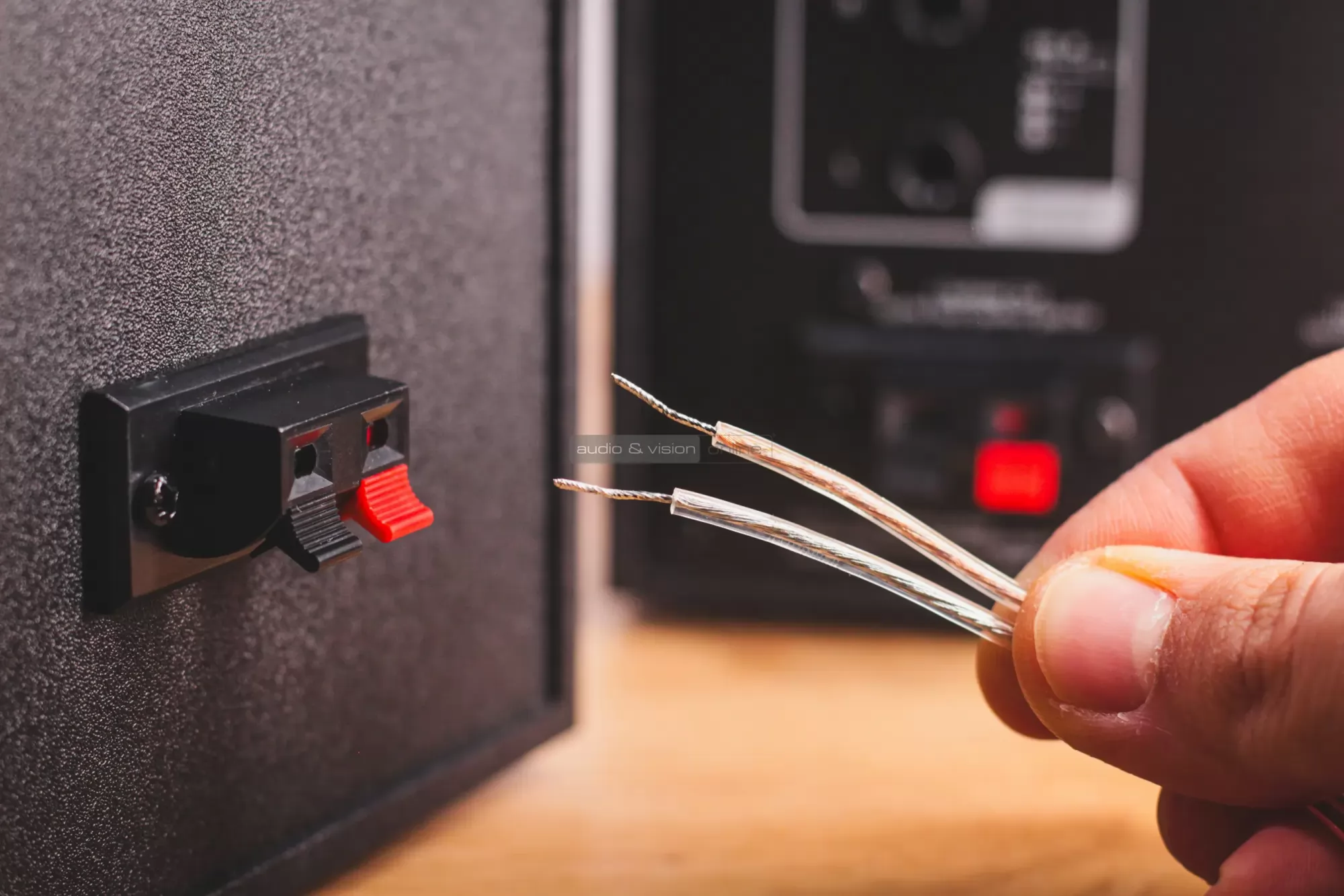 Edifier MR4 aktív hangfal csatlakozó