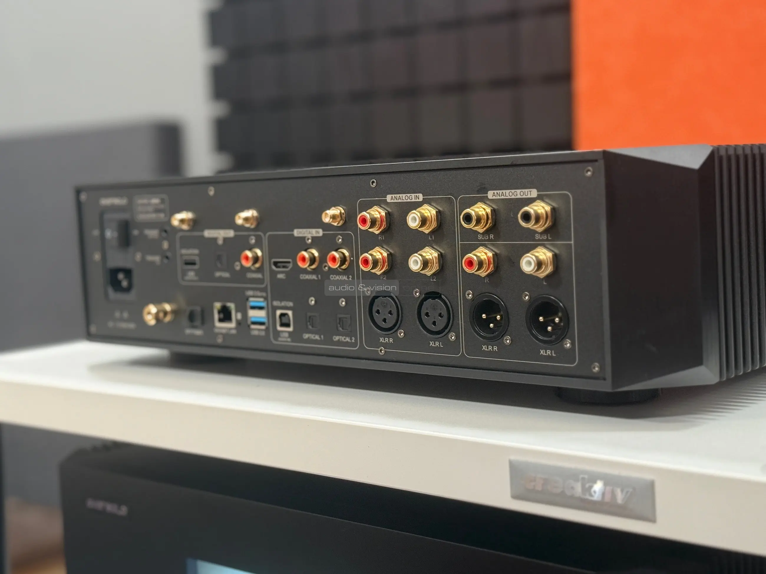 Eversolo DMP-A10 hálózati zenelejátszó hátlap