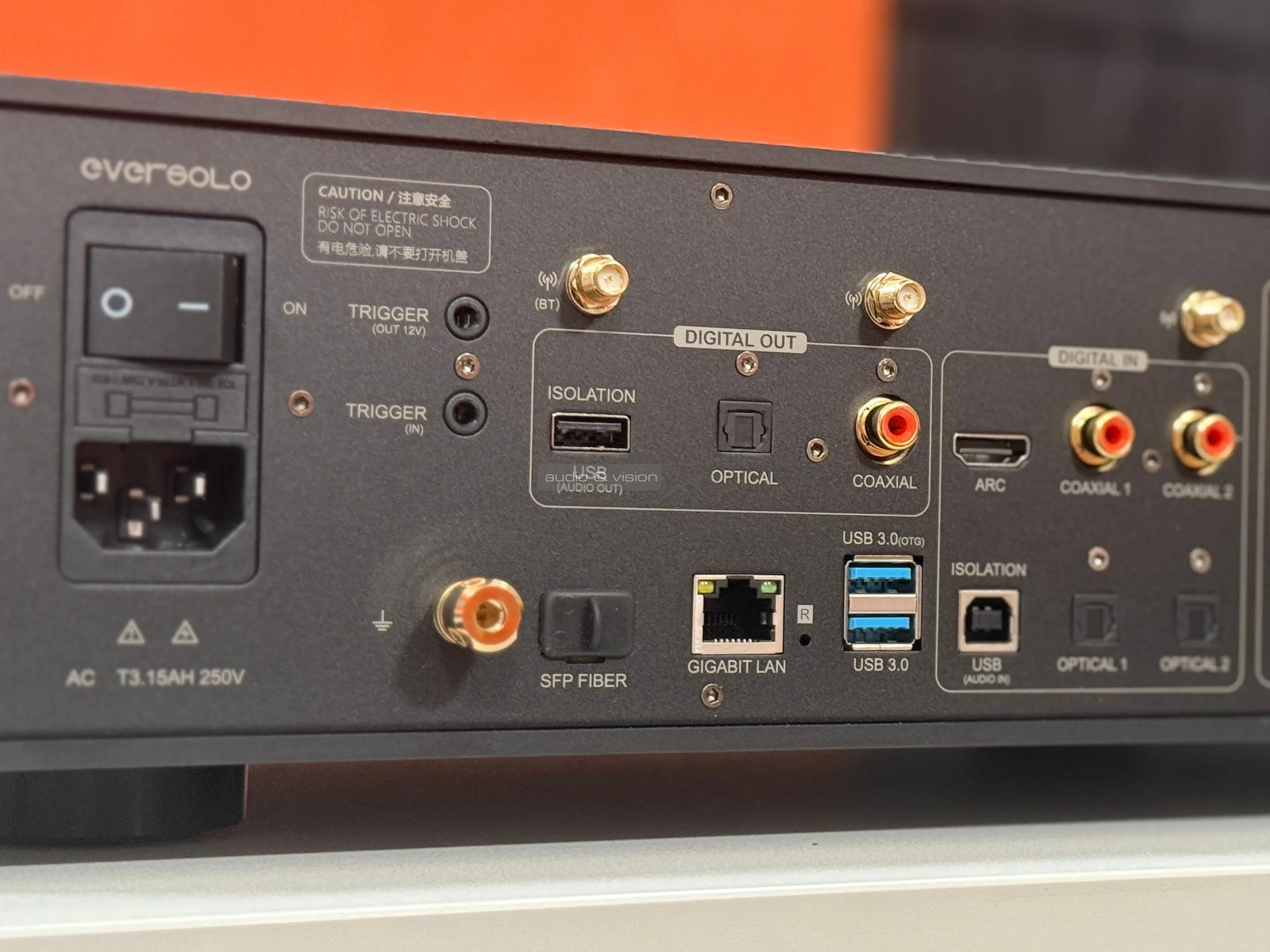 Eversolo DMP-A10 hálózati zenelejátszó hátlap