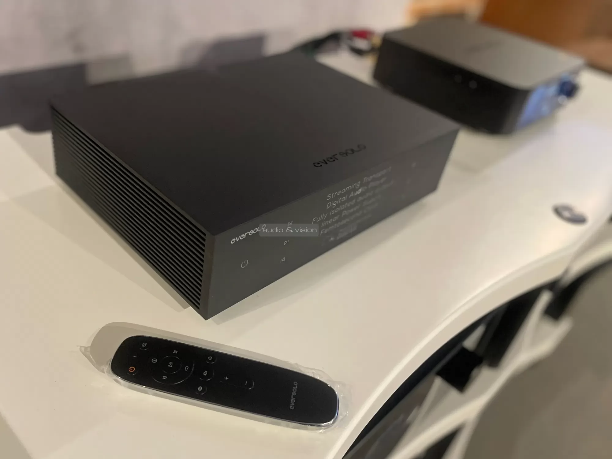 Eversolo T8 streaming transzport távirányító