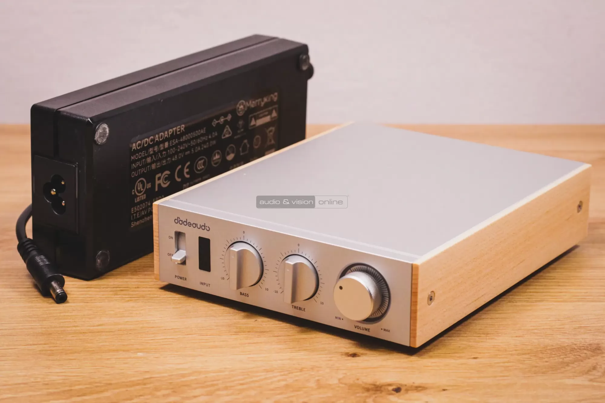 FiiO Jade Audio LEVEL 1 sztereó erősítő tápegység