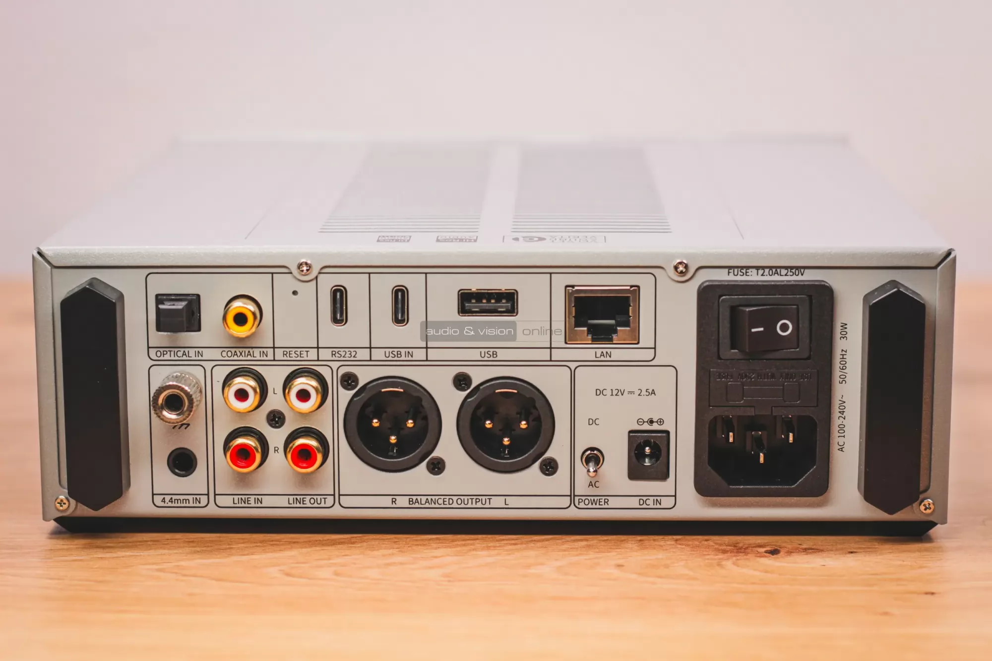 FiiO K15 DAC hátlap