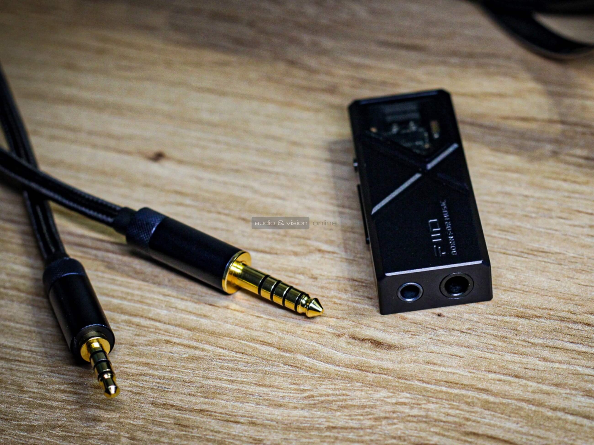 FiiO KA13 USB DAC kimenetek