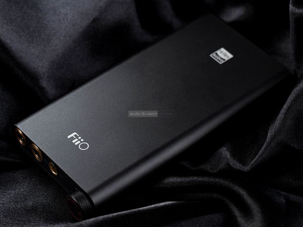 FiiO Q3 fejhallgató erősítő