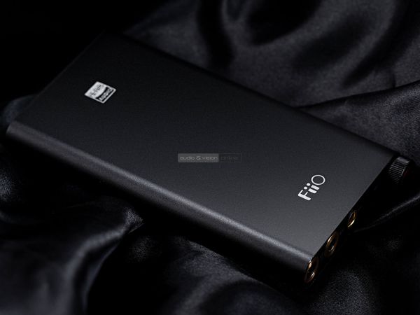 FiiO Q3 fejhallgató erősítő