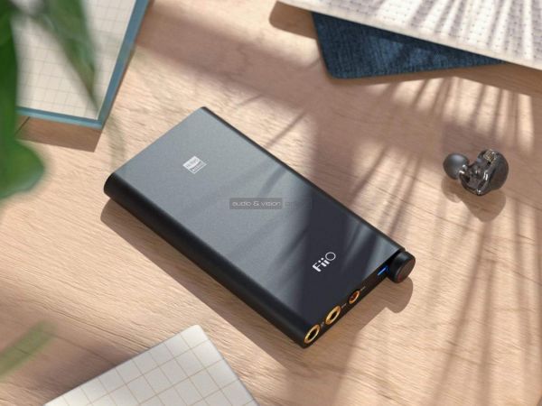 FiiO Q3 fejhallgató erősítő