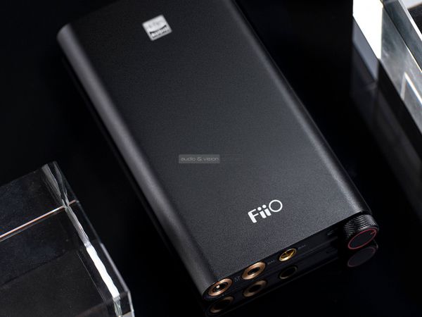 FiiO Q3 fejhallgató erősítő