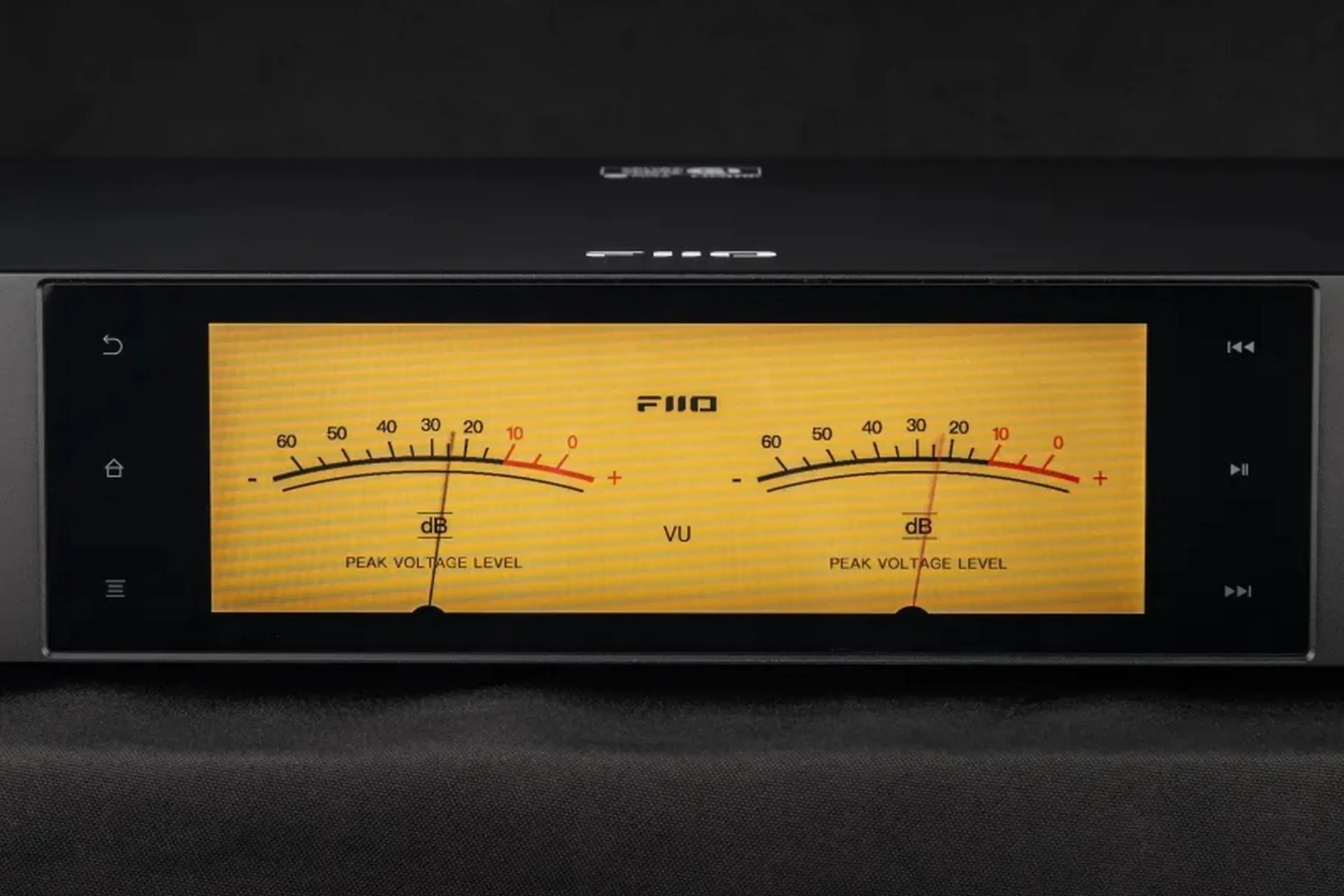 FiiO S15 hálózati zenelejátszó kijelző