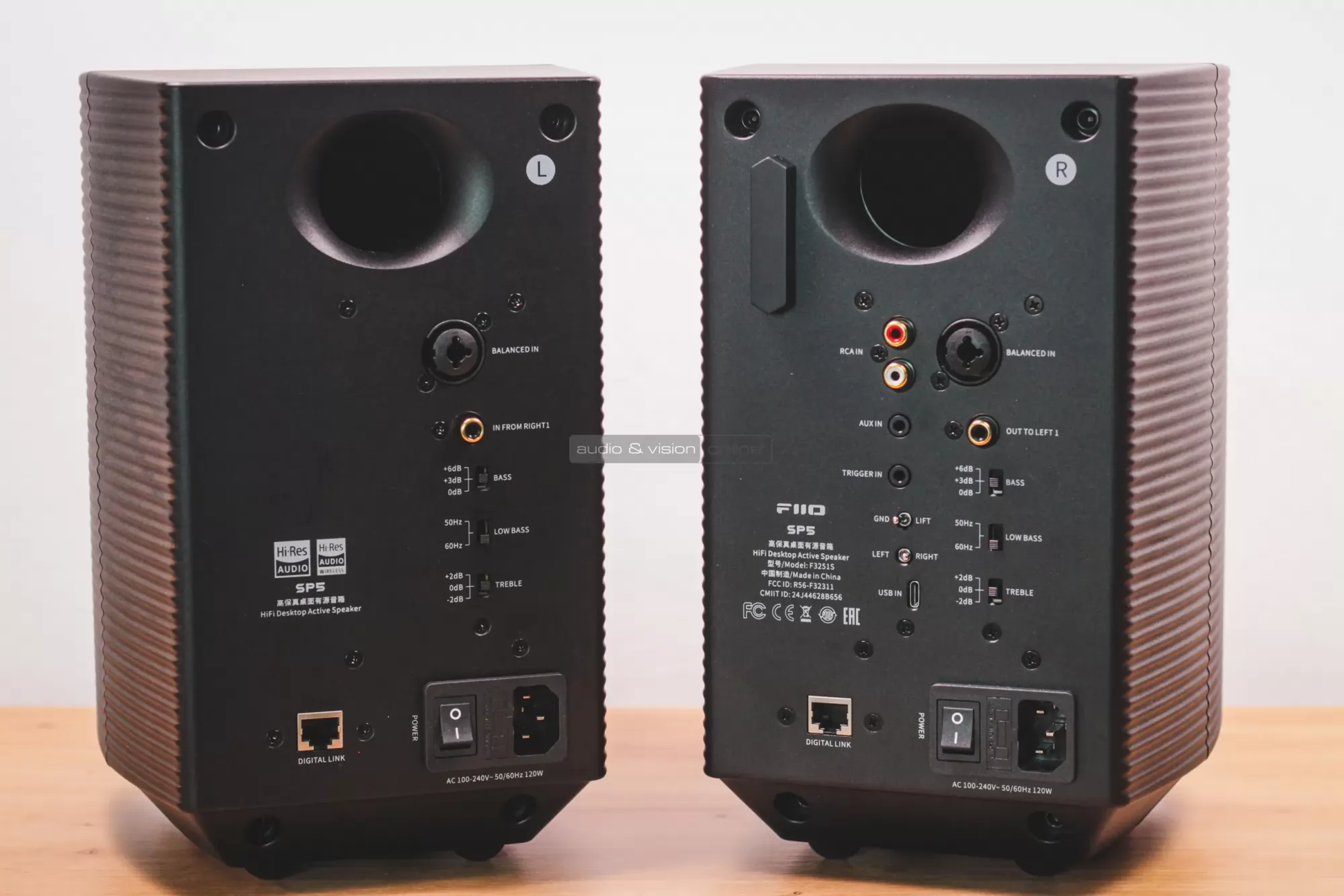 FiiO SP5 aktív hangfal hátlap