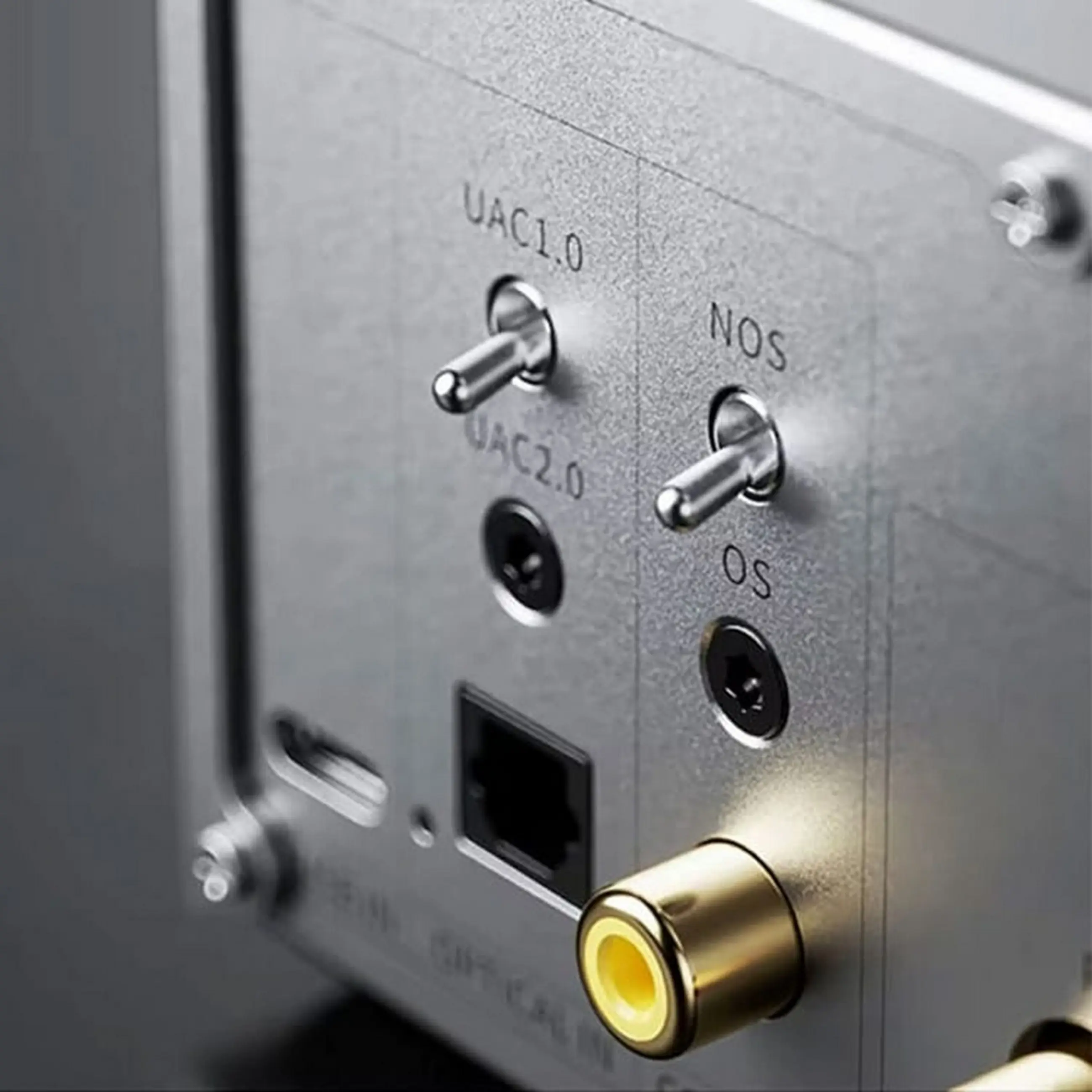 FiiO Warmer R2R DAC hátlap