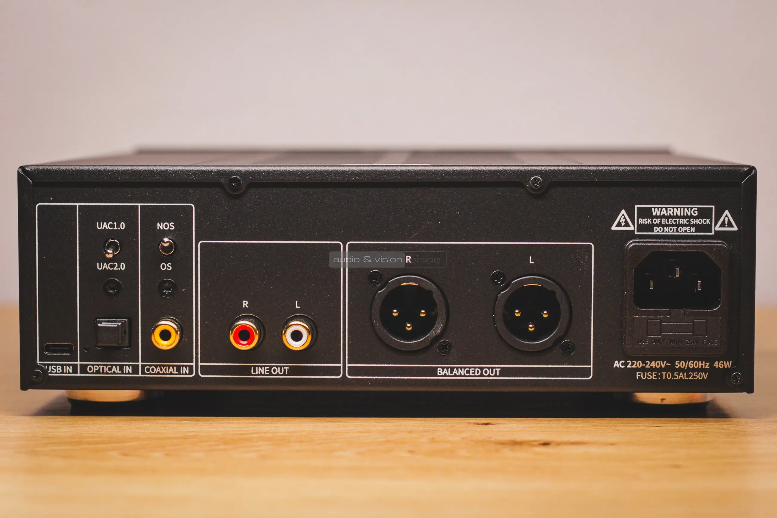 FiiO Warmer R2R DAC hátlap