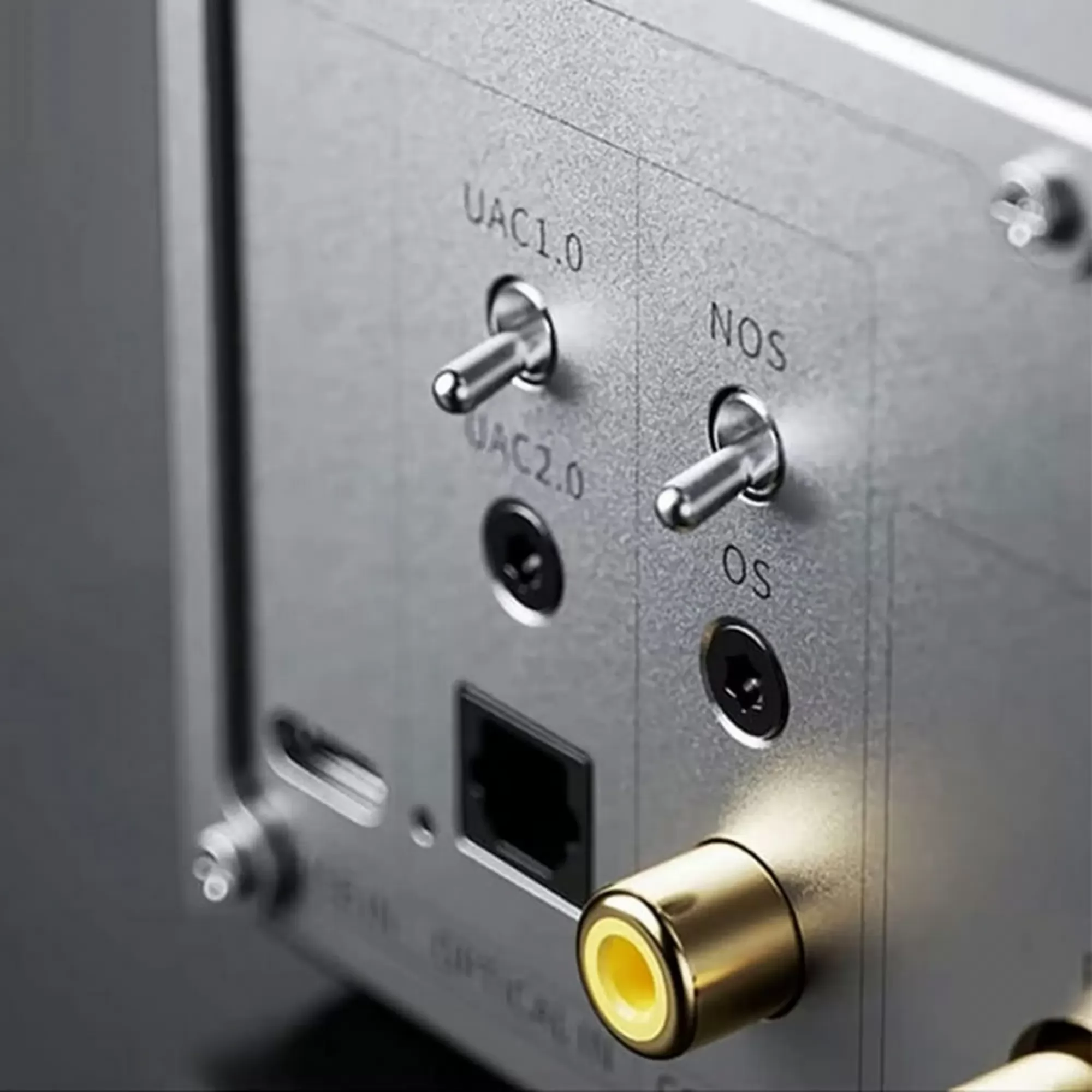 FiiO Warmer R2R DAC hátlap