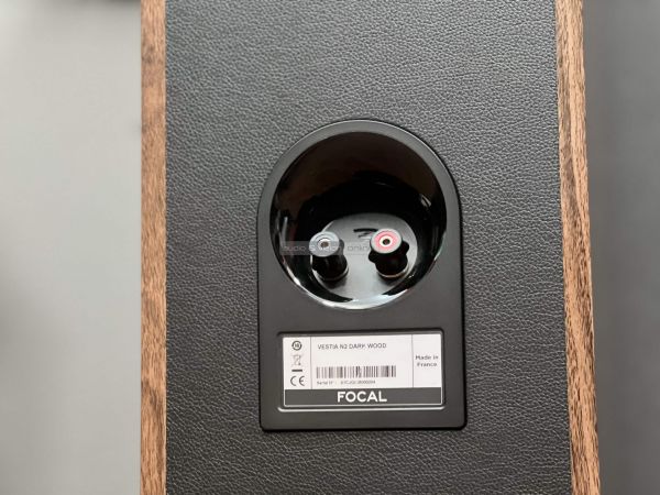 Focal Vestia No2 hangfal csatlakozó