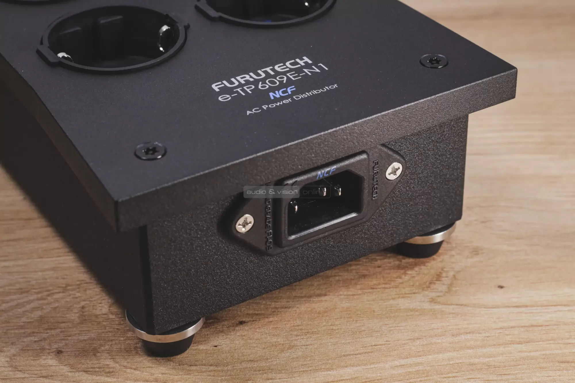 Furutech e-TP609E NCF-N1 tápelosztó