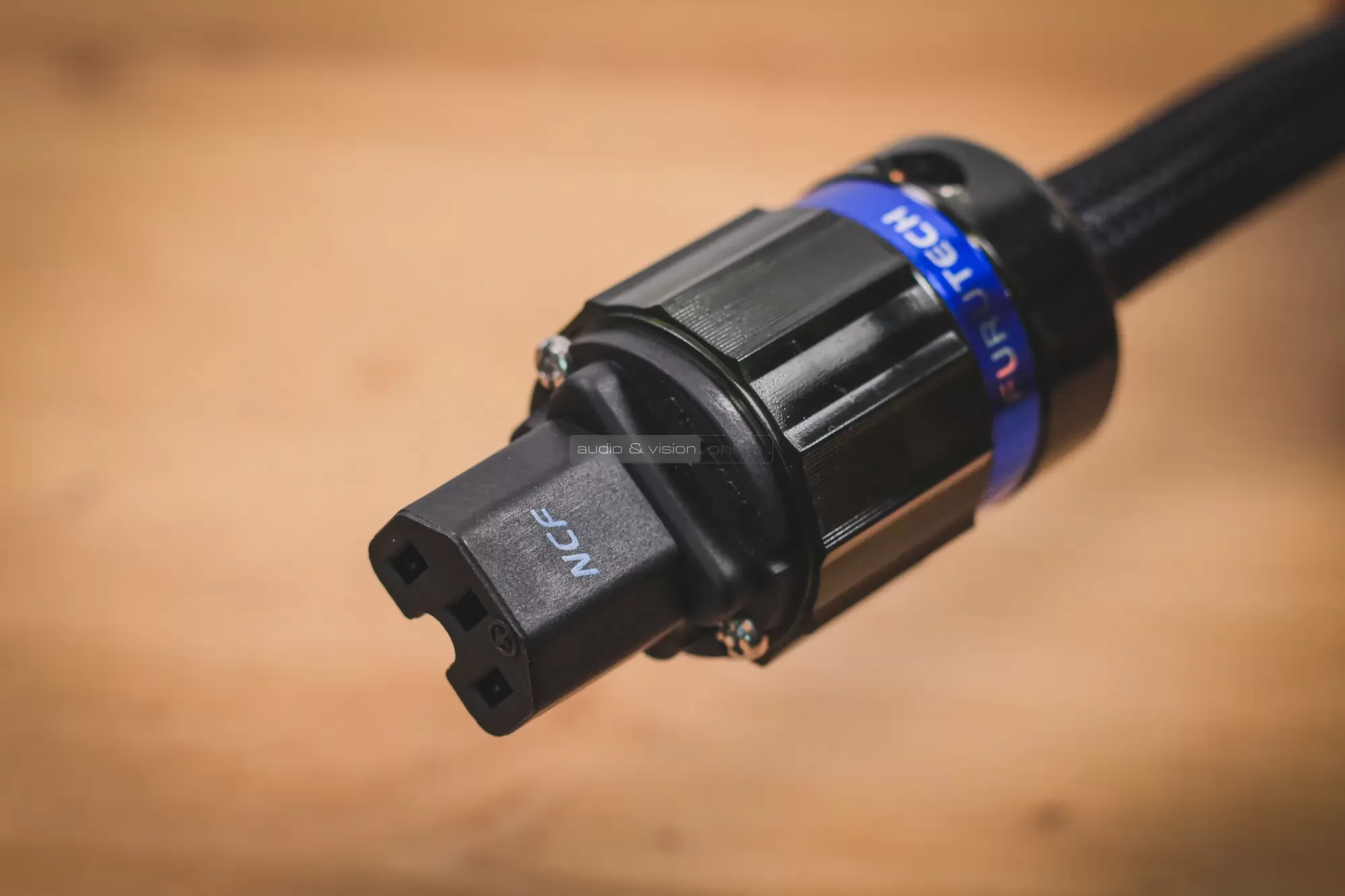 Furutech Flow-28 NCF tápszűrő