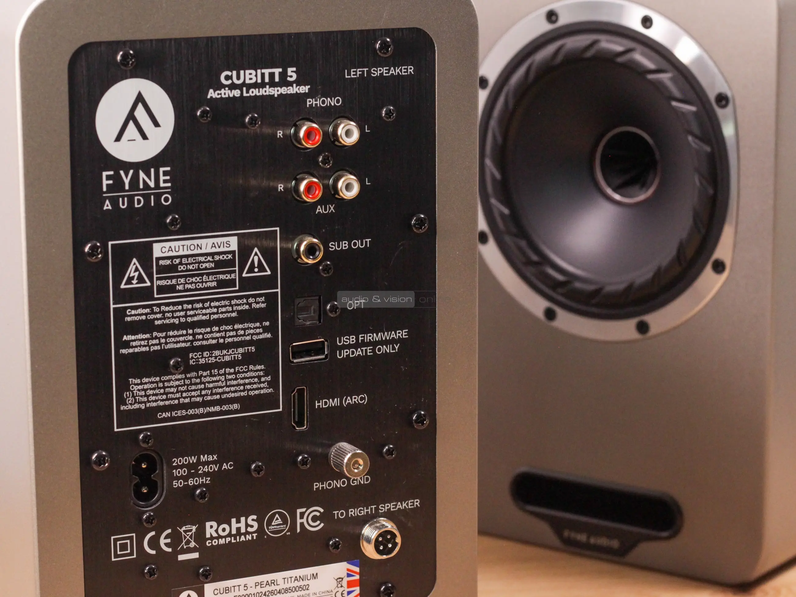 Fyne Audio Cubitt 5 aktív hangfal hátlap