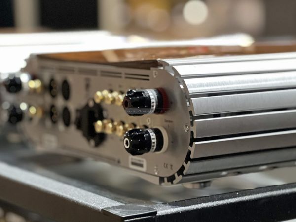 Gato Audio AMP-150 sztereó erősítő hátlap