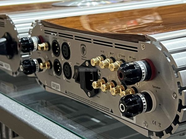 Gato Audio AMP-150 sztereó erősítő hátlap