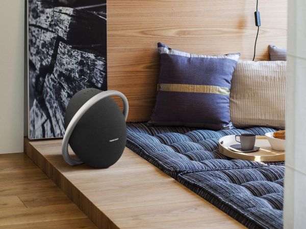 Harman Kardon Onyx Studio 8 Bluetooth hangszóró