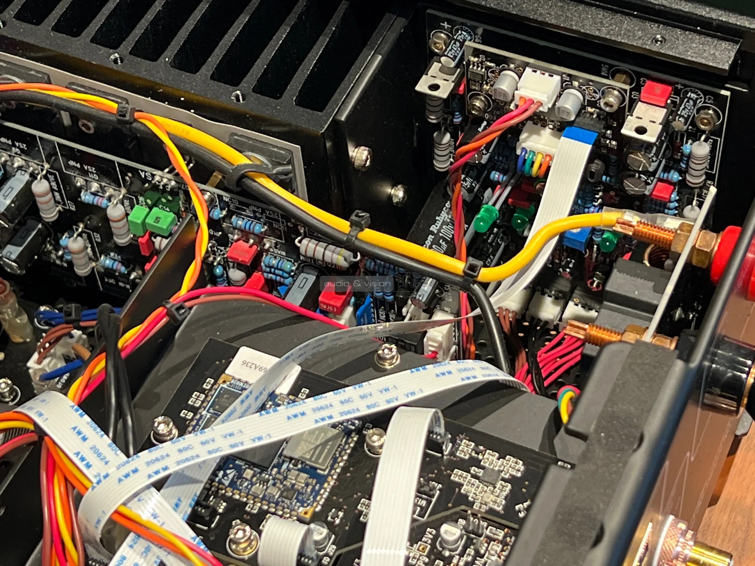 Hegel H600 hálózati sztereó erősítő