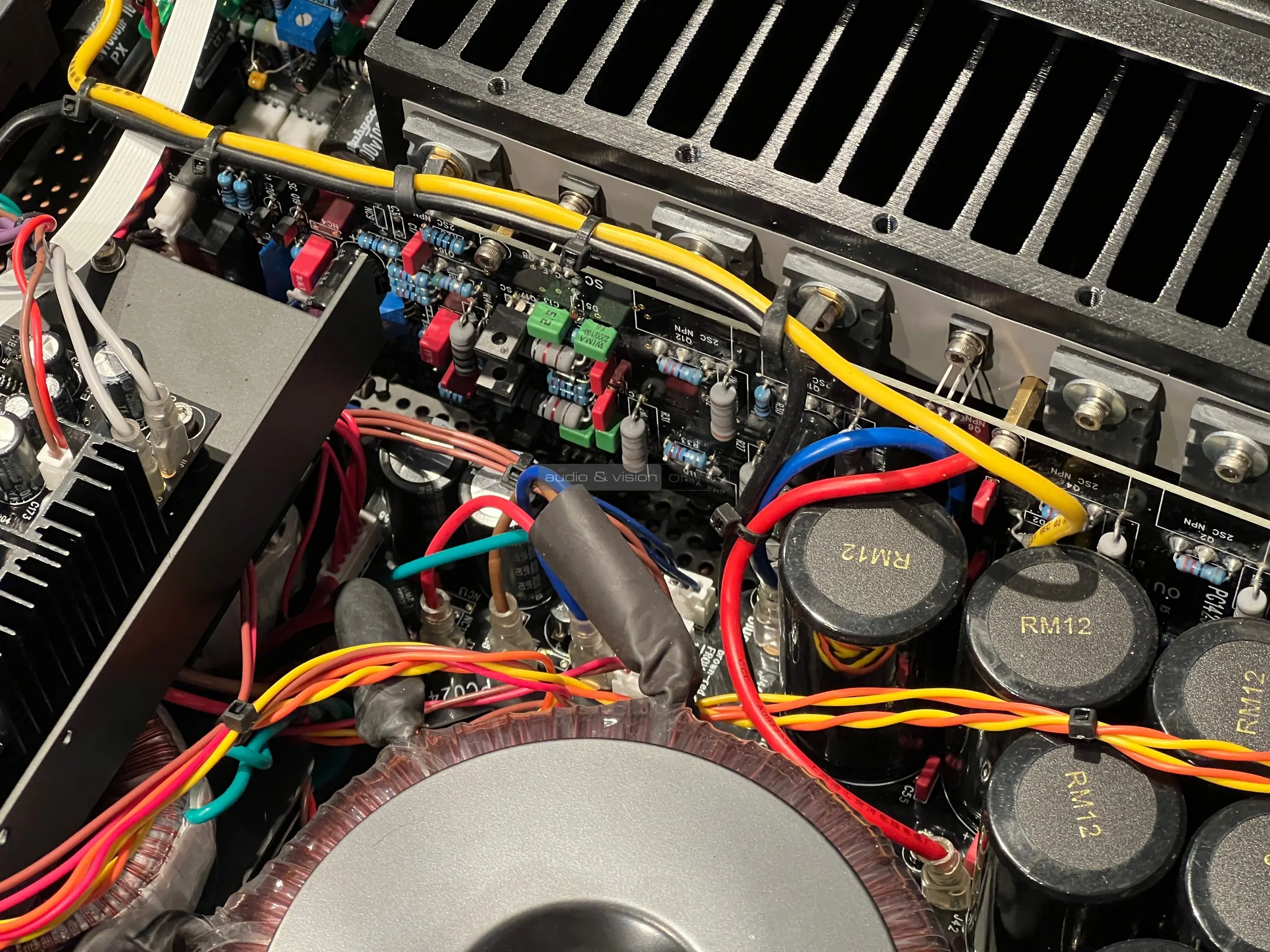 Hegel H600 hálózati sztereó erősítő