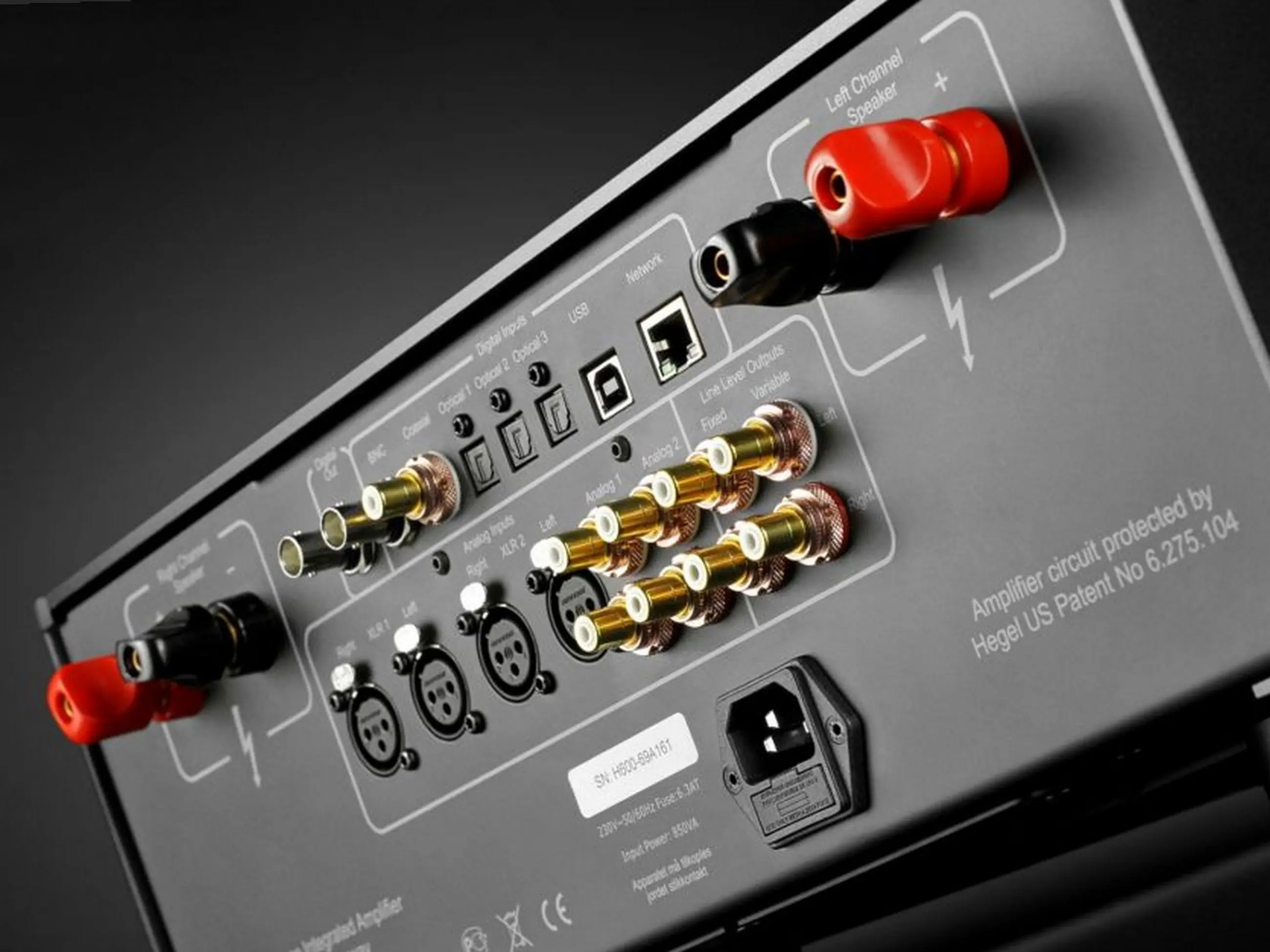 Hegel H600 hálózati sztereó erősítő hátlap