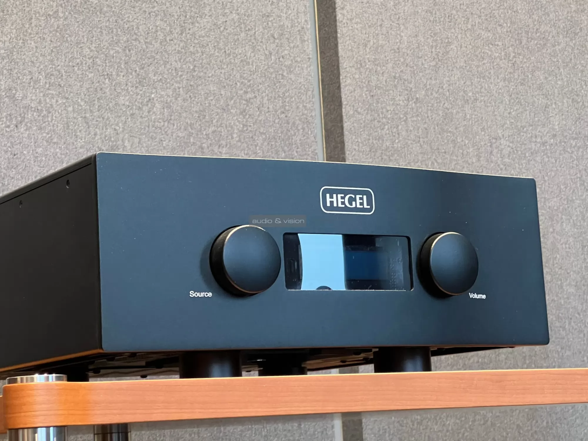 Hegel H600 hálózati sztereó erősítő