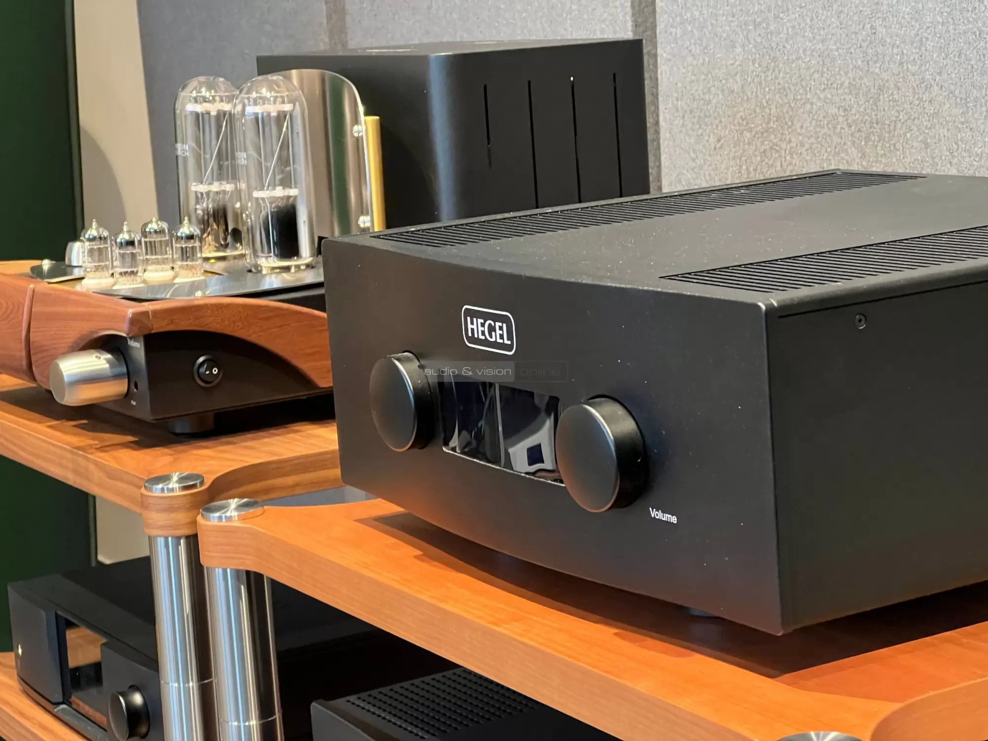 Hegel H600 hálózati sztereó erősítő