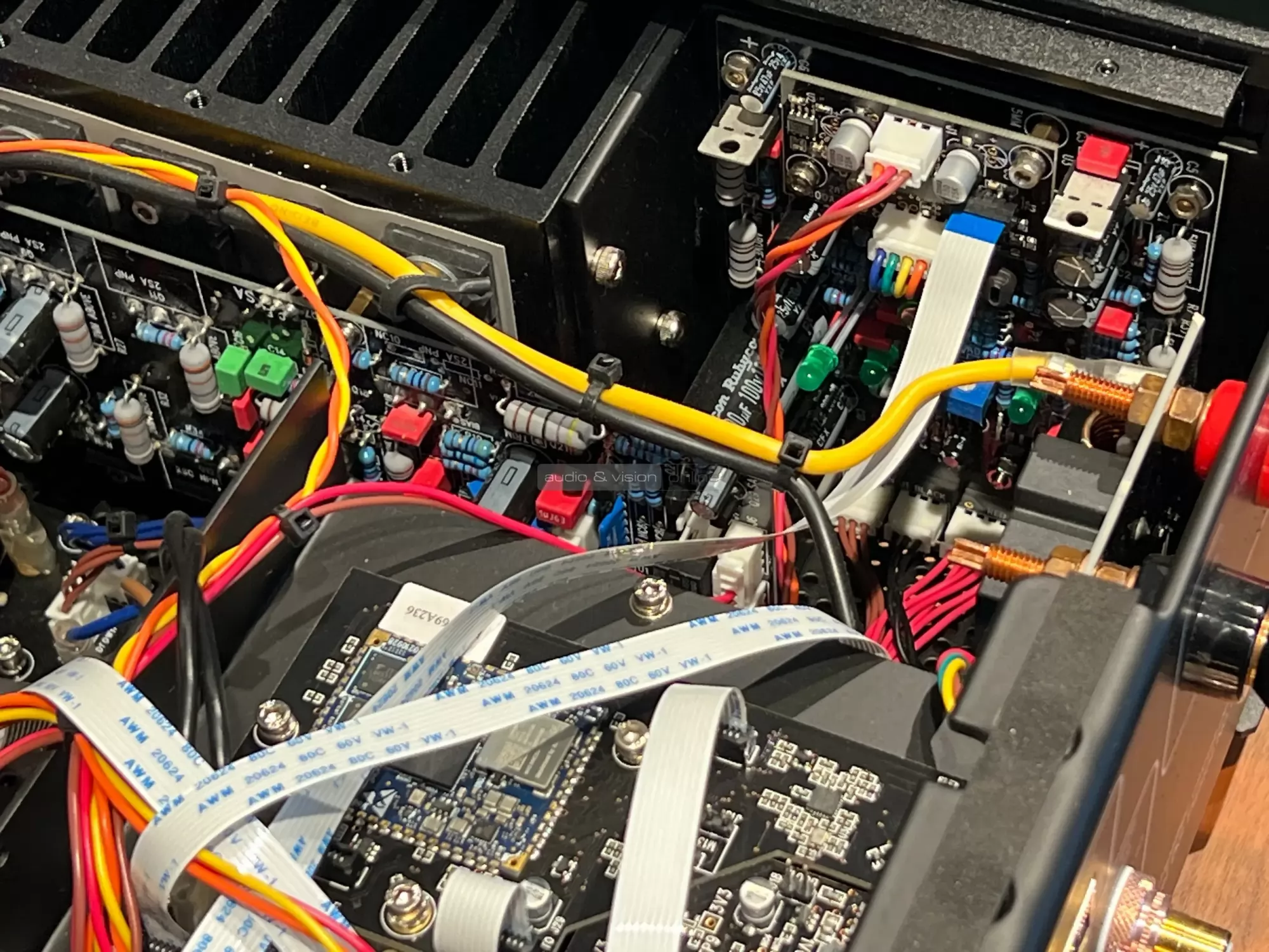 Hegel H600 hálózati sztereó erősítő