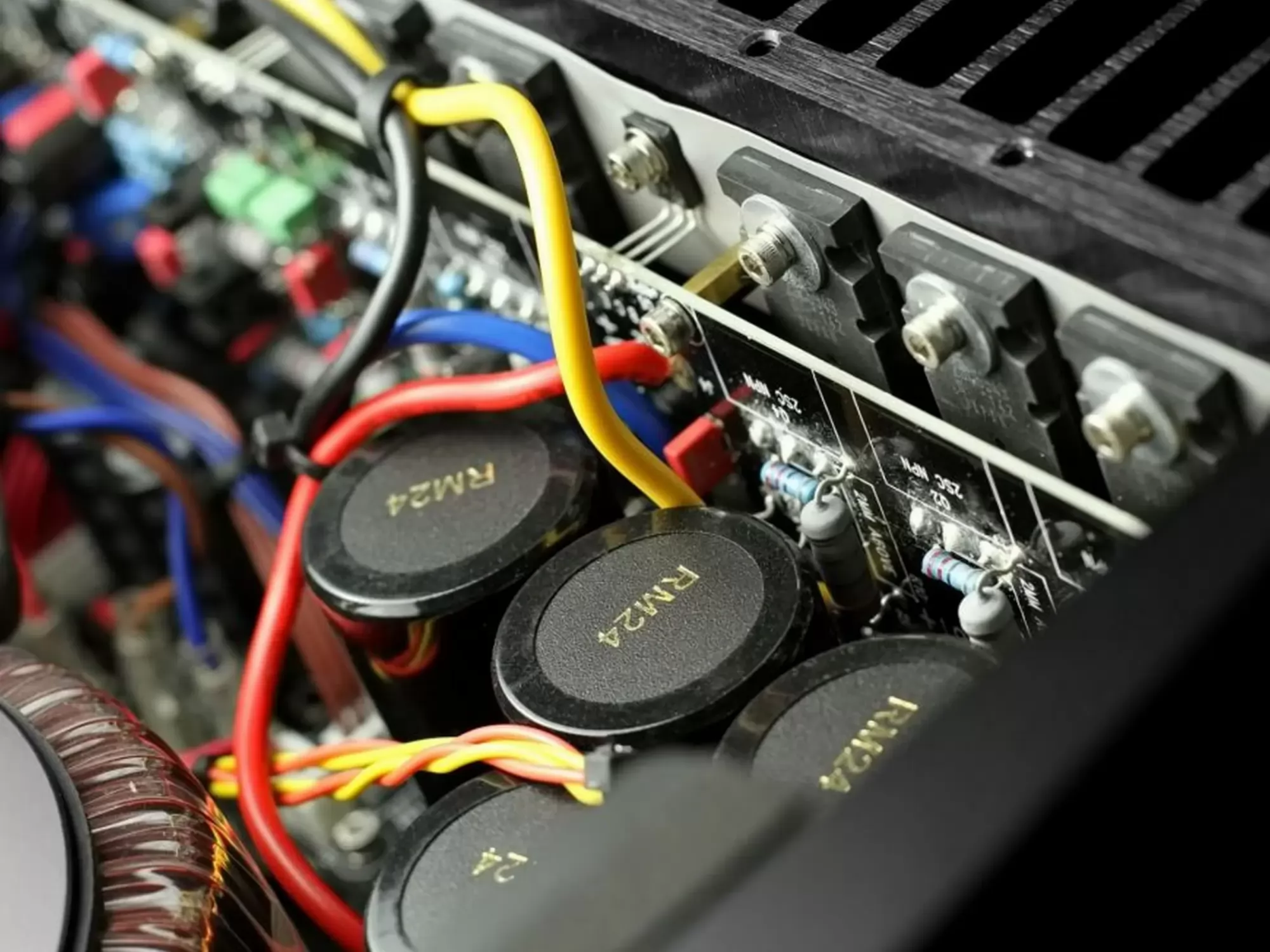 Hegel H600 hálózati sztereó erősítő